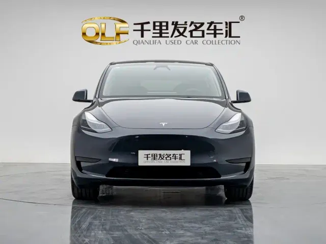 Tesla Model Y — Фото автомобиля 6