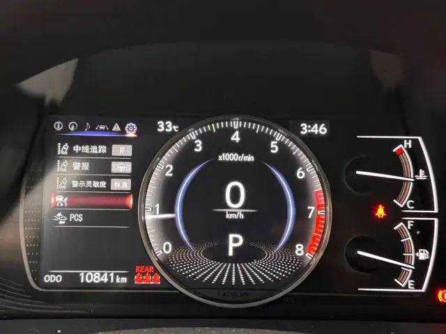 Lexus ES — Фото автомобиля 14