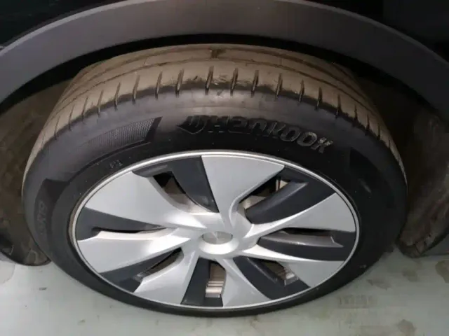 Tesla Model Y — Фото автомобиля 22