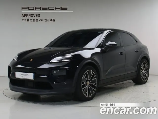 Фотография автомобиля — Porsche Macan Electric