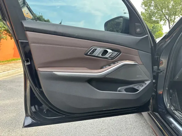 BMW 3 Series — Фото автомобиля 6