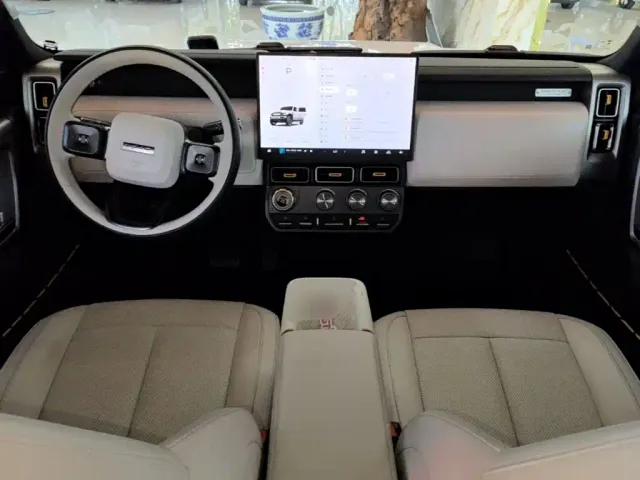 iCAR V23 — Фото автомобиля 9