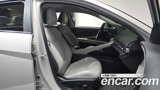 Hyundai AVANTE Avante (CN7) — Фото автомобиля 9