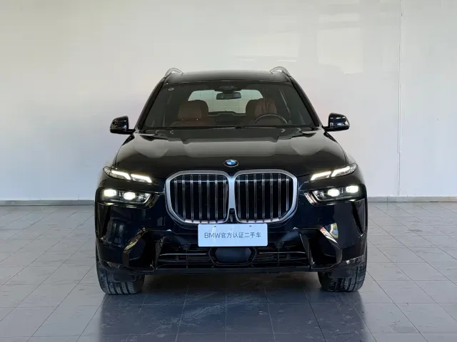 BMW X7 — Фото автомобиля 3