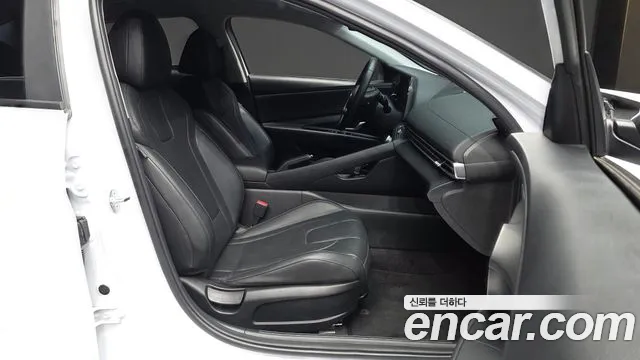 Hyundai AVANTE Avante (CN7) — Фото автомобиля 11