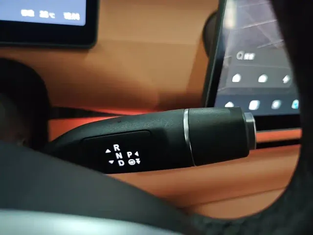 Leapmotor C10 — Фото автомобиля 13
