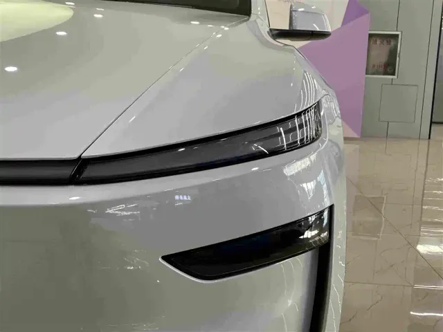 Tesla Model Y — Фото автомобиля 4