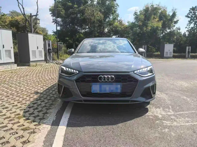 Audi A4L — Фото автомобиля 2