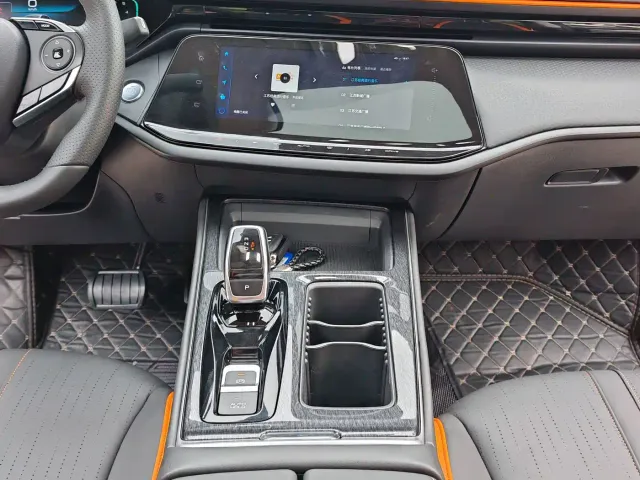 Dongfeng Yixuan MAX — Фото автомобиля 13