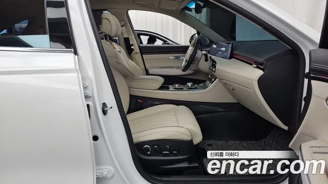 Genesis GV70 — Фото автомобиля 11