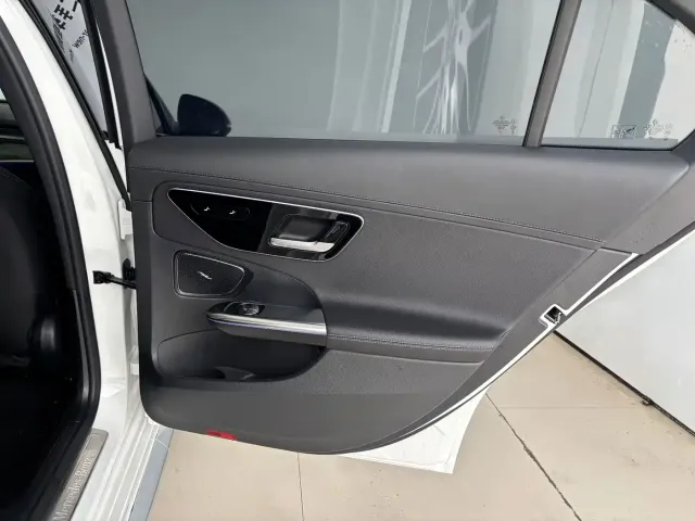 Mercedes-Benz C-Class — Фото автомобиля 23