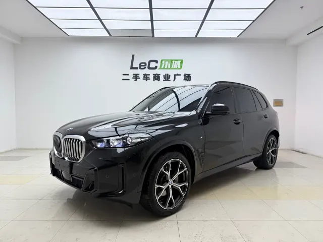 Фотография автомобиля — BMW X5