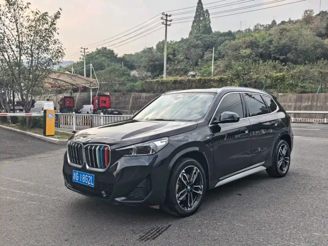Фотография автомобиля — BMW X1