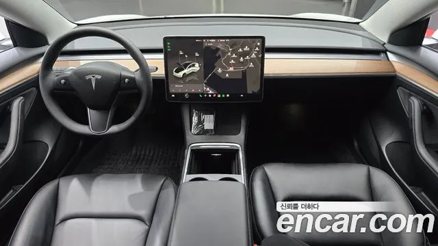 Tesla Model 3 — Фото автомобиля 7