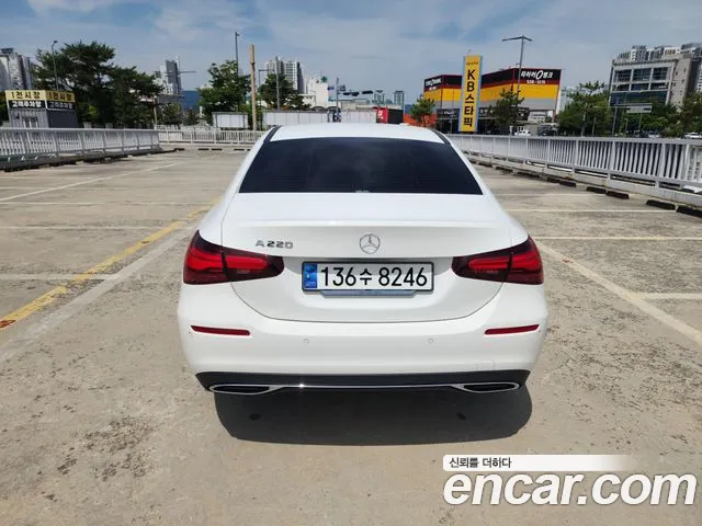 Mercedes-Benz A-Class — Фото автомобиля 3