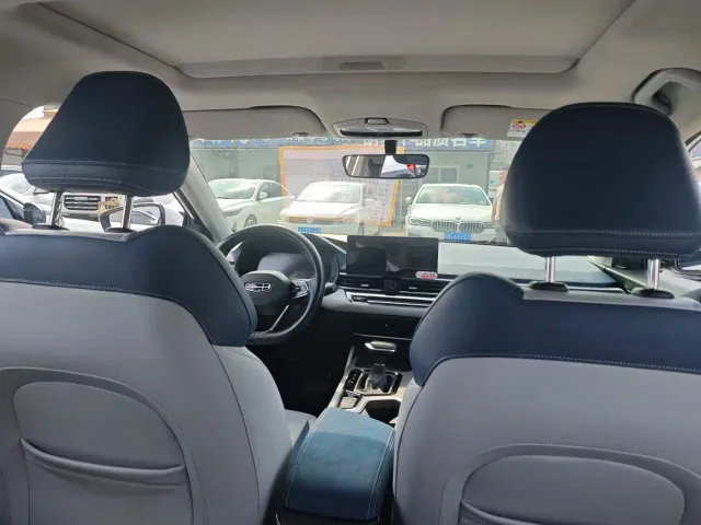 Geely Emgrand — Фото автомобиля 9
