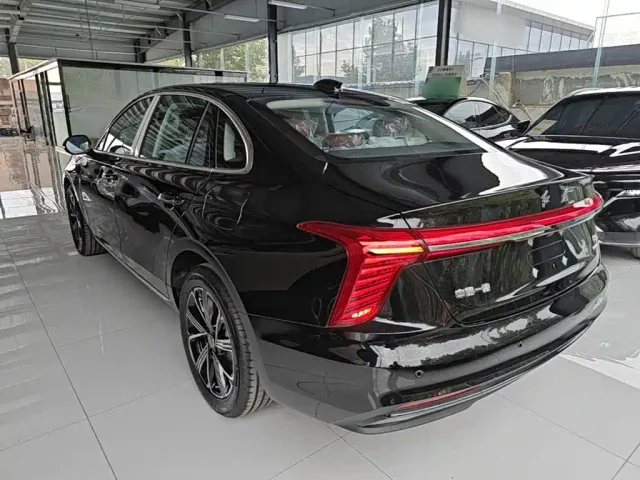 Hongqi H5 PHEV — Фото автомобиля 4