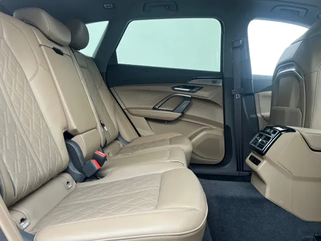 Audi Q5L — Фото автомобиля 7