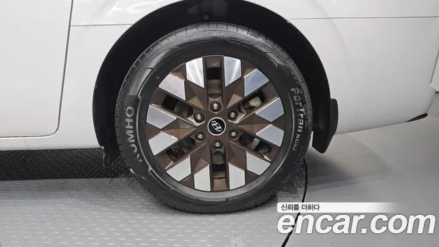 Hyundai Staria Staria — Фото автомобиля 18