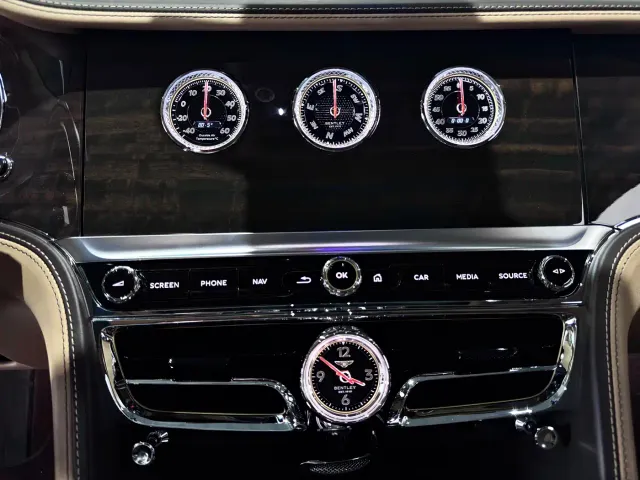 Bentley Flying Spur — Фото автомобиля 22