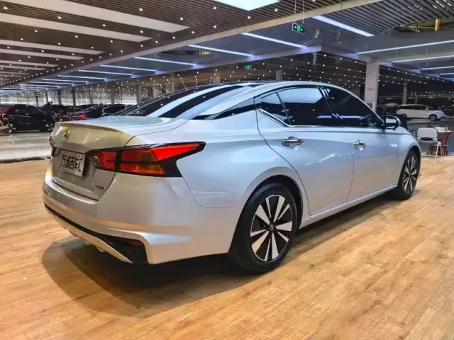 Nissan Teana — Фото автомобиля 21