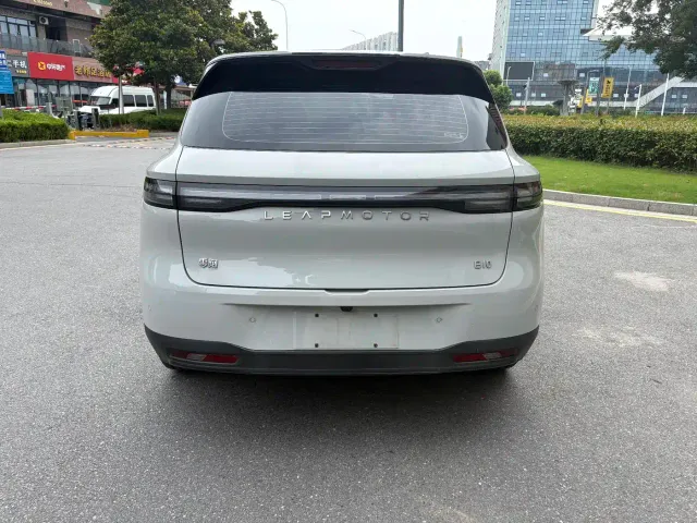 Leapmotor B10 — Фото автомобиля 9