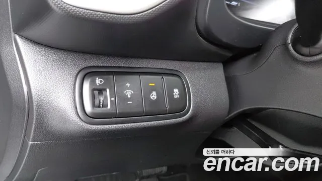 Hyundai Venue — Фото автомобиля 18