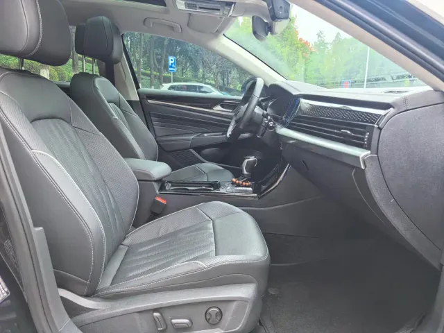 Volkswagen Passat — Фото автомобиля 12
