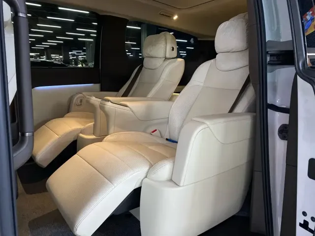 Li Auto MEGA — Фото автомобиля 4