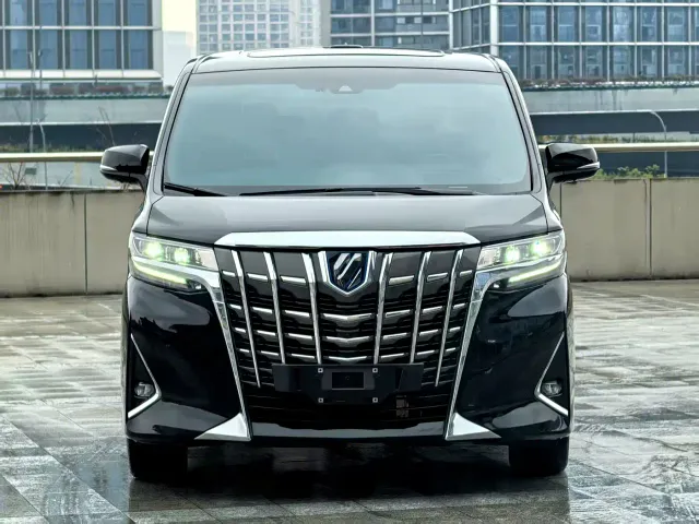 Toyota Alphard — Фото автомобиля 2