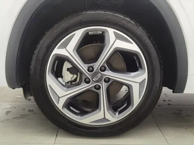 Geely Xingyue L — Фото автомобиля 17