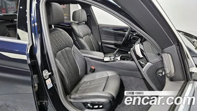 BMW 5-Series 5 серия (G30) 530i xDrive M Sport — Фото автомобиля 12