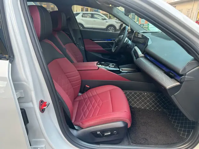 BMW 5 Series — Фото автомобиля 4