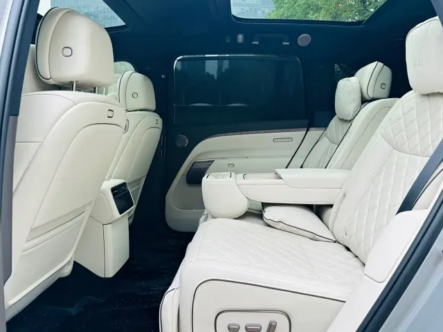 Li Auto Li L8 — Фото автомобиля 6