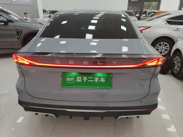 Geely Galaxy Galaxy L6 2024 125km PLUS Soaring Dragon Edition — Фото автомобиля 5