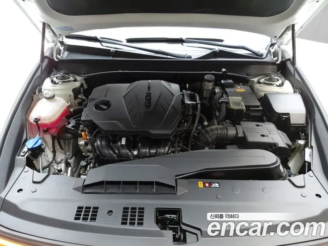 Hyundai Grandeur Grandeur (GN7) 2.5 Бензин 2WD — Фото автомобиля 6