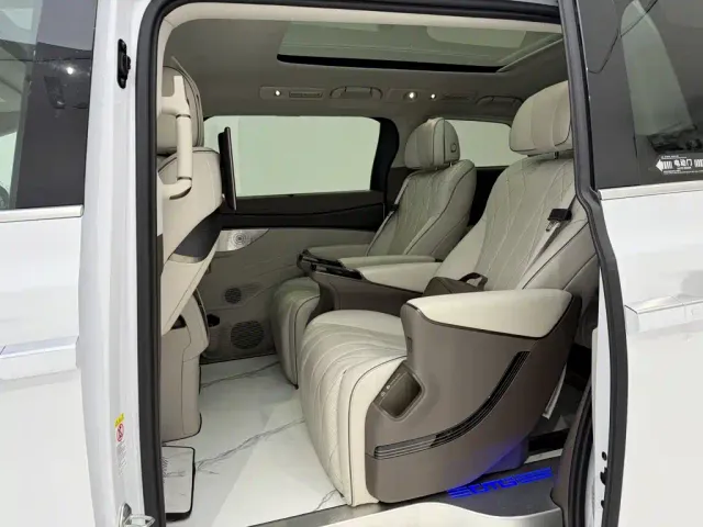 Denza Denza D9 2022 DM-i 970 All-Wheel Drive Honor Edition — Фото автомобиля 19