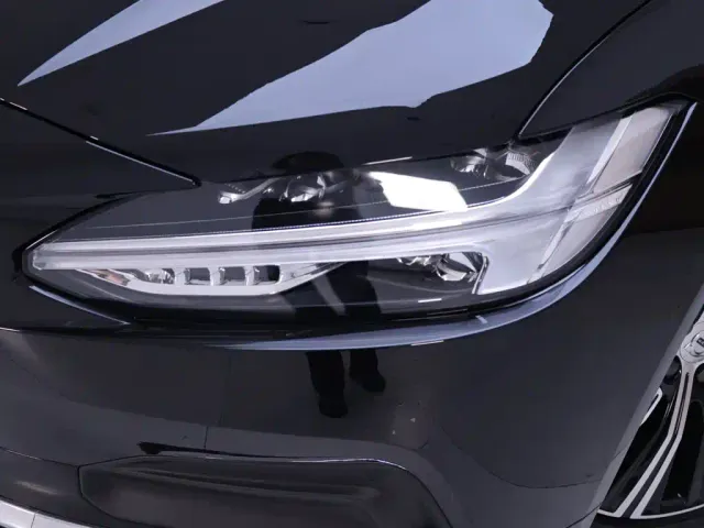 Volvo S90 — Фото автомобиля 4
