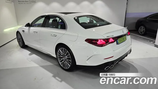 Mercedes-Benz E-Class — Фото автомобиля 5