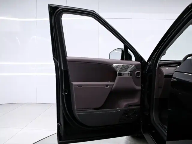 Xpeng GX — Фото автомобиля 12