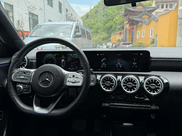 Mercedes-Benz A-Class — Фото автомобиля 6