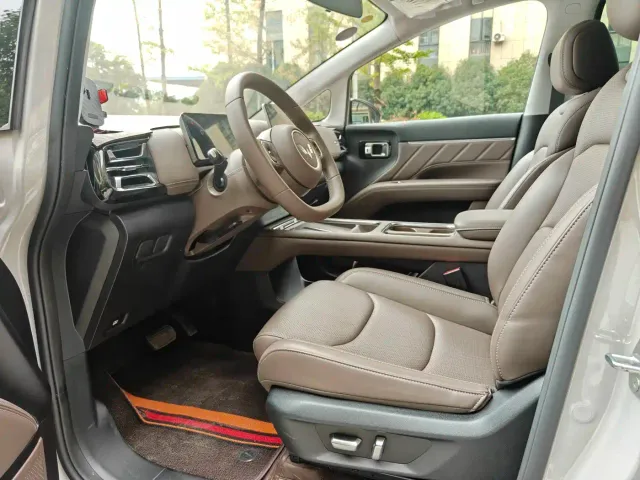 Wuling Starlight 730 — Фото автомобиля 8