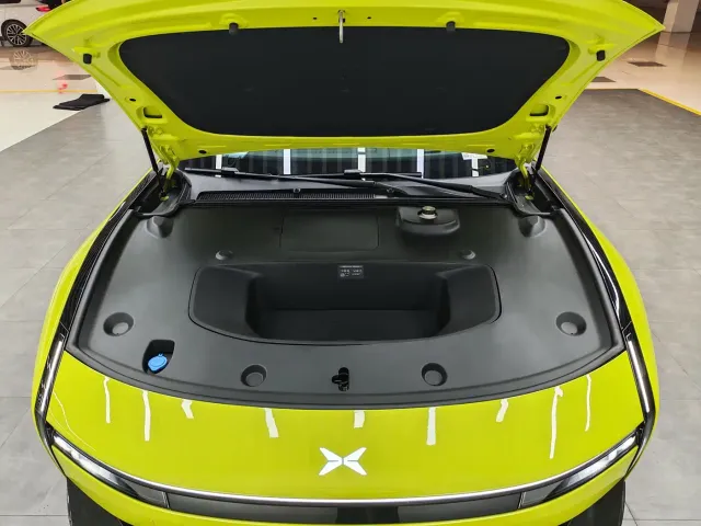 Xpeng P7 — Фото автомобиля 12