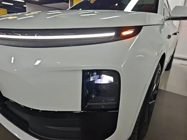 Li Auto L6 — Фото автомобиля 23