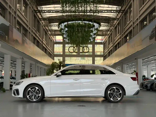 Audi A4L — Фото автомобиля 2