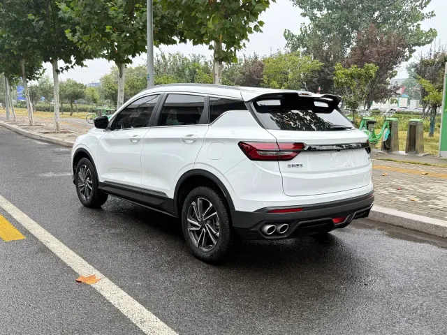 Geely Binyue — Фото автомобиля 4