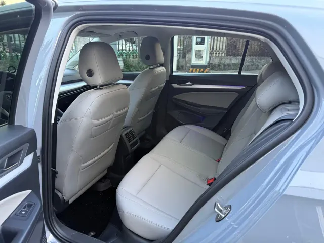Volkswagen Golf 2023 280TSI DSG Pro — Фото автомобиля 5