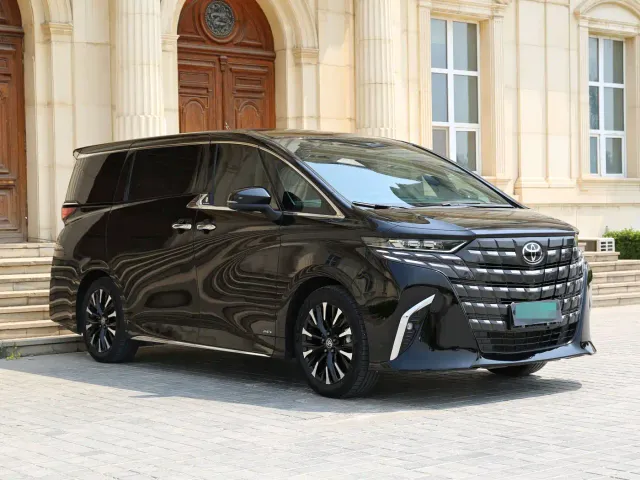 Toyota Alphard — Фото автомобиля 3