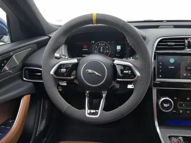 Jaguar XEL — Фото автомобиля 11