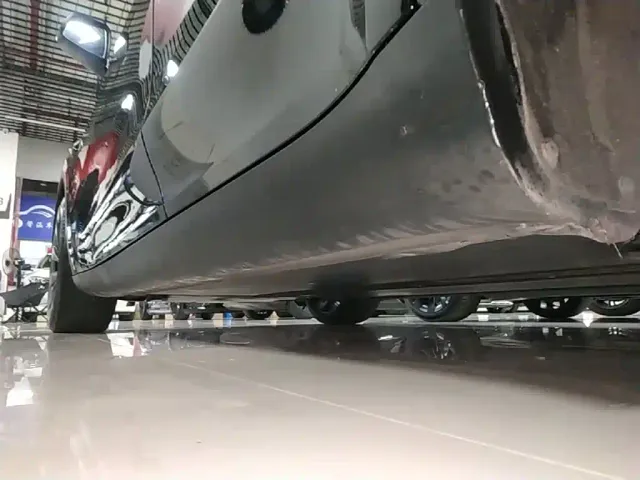 Tesla Model Y — Фото автомобиля 21